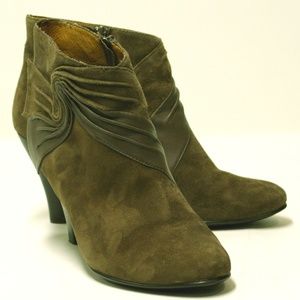 Sofft Taupe Leather Bootie 9